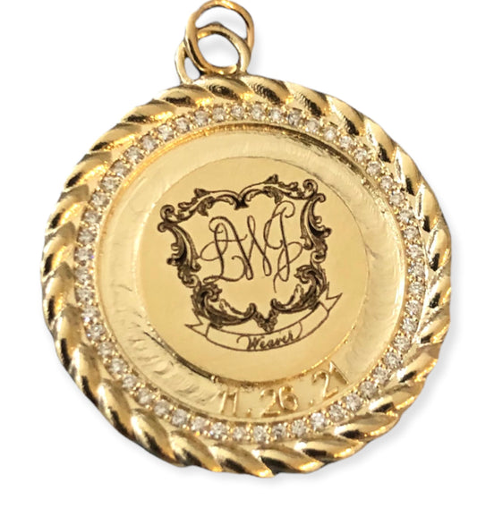 Customizable 14K Yellow Gold Initial pendant with diamonds